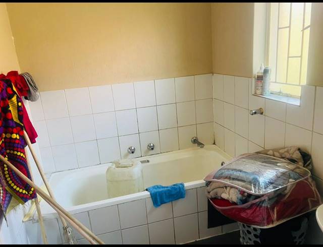 2 BEDROOM TOWNHOUSE FOR SALE IN RHODESFIELD